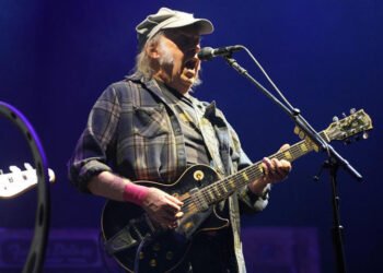 Neil Young shines at Glastonbury Festival with age defying performance