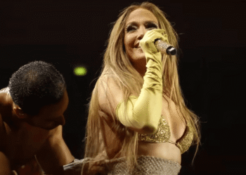 JLO encounters wardrobe malfunction during her birthday concert in Warsaw