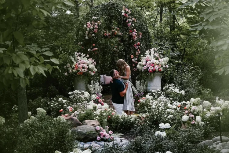 Taylor Swift & Travis Kelce officially got engaged after 2 yrs of dating