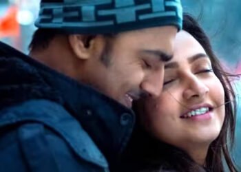 The Dev‑Subhashree reunion film "Dhumketu" outpaces "War 2" in Bengal