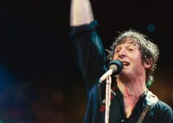 Jeremy Allen White Channels Bruce Springsteen in "Deliver Me From Nowhere"