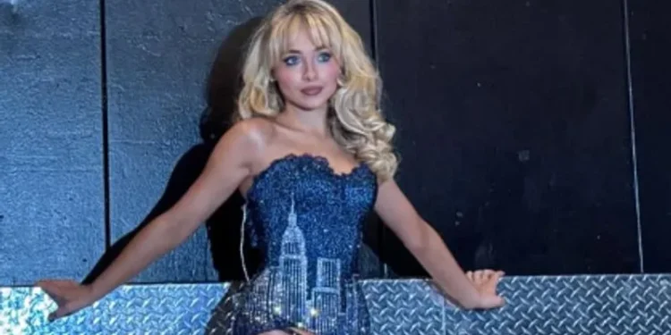 Sabrina Carpenter "Alice in Wonderland" musical