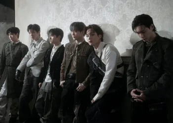 EXO 8th Album REVERXE