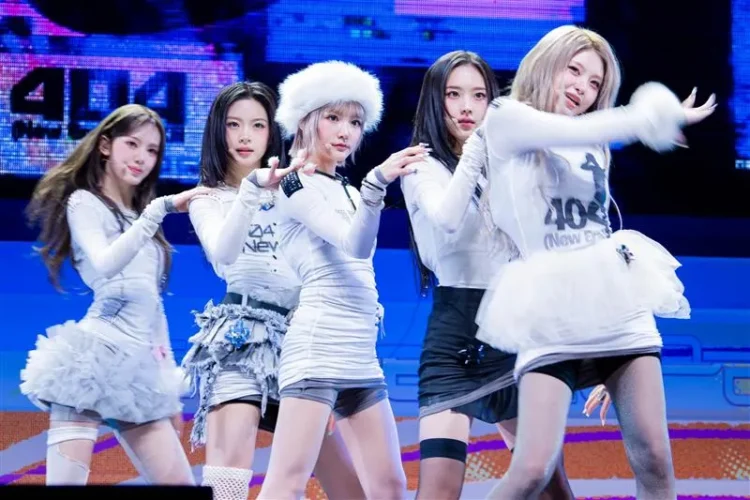 K-pop group KiiiKiii "Delulu Pack"