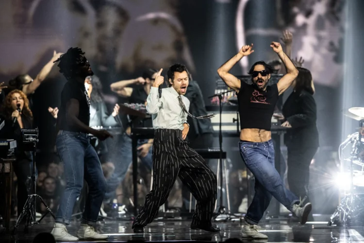 Harry Styles new album "Kiss All the Time. Disco, Occasionally"