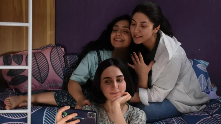 "The Seed of the Sacred Fig" streaming