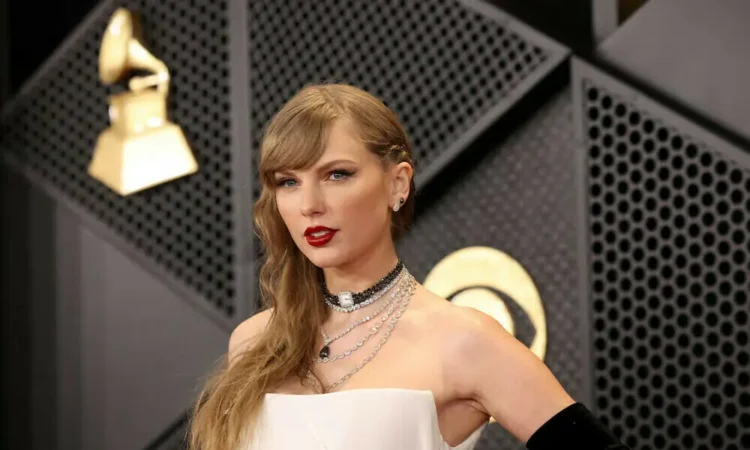 Taylor Swift American Music Awards Nominations