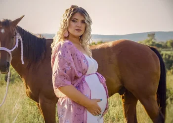 "Maternal Instinct" Netflix documentary review