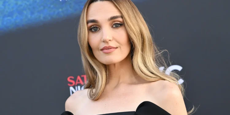Chloe Fineman joins Netflix "Myron Bolitar"