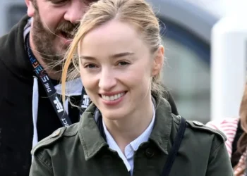 Phoebe Dynevor "Dirty" Prime Video