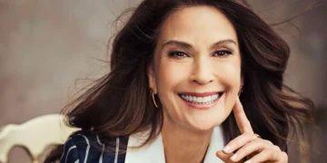 Teri Hatcher "The Devil Wears Prada Musical"