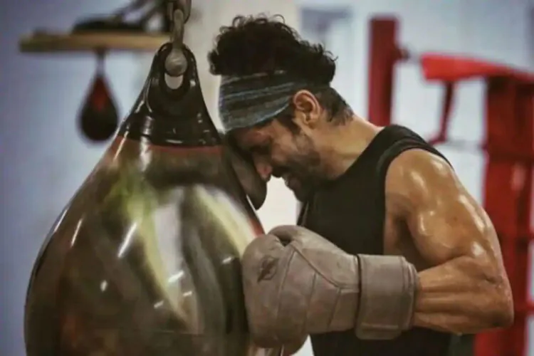 ‘Toofaan’ teaser : Farhan packs a powerful punch